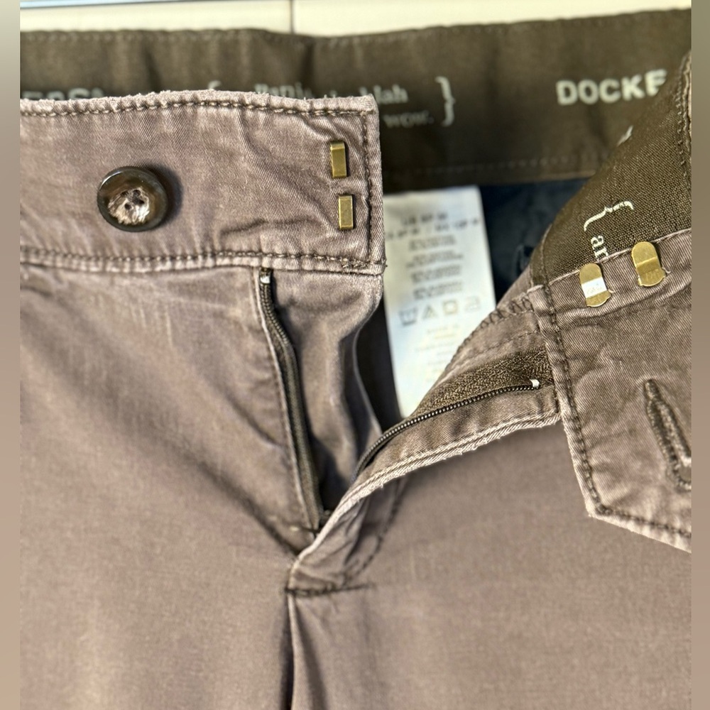 Dockers Casual Brown “Banish The Blah & Bring On The Wow”Pant Women’s Size 8P - Picture 2 of 7